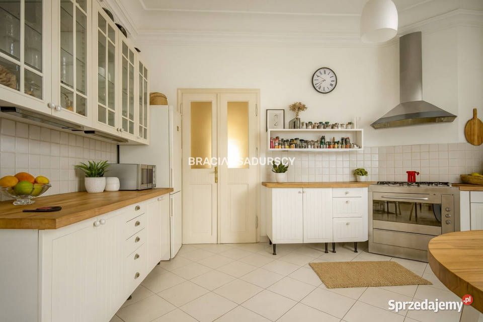 sprzedaży domu wolnostojącego 530m2 Kraków mieszkalny