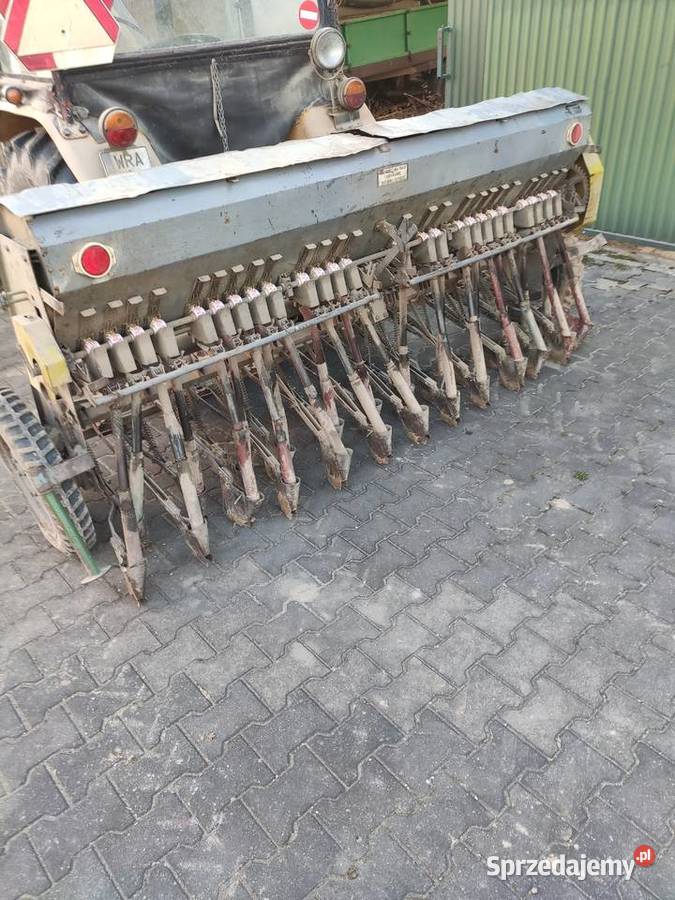 Siewnik zbożowy Poznaniak z dociskiem Iłża