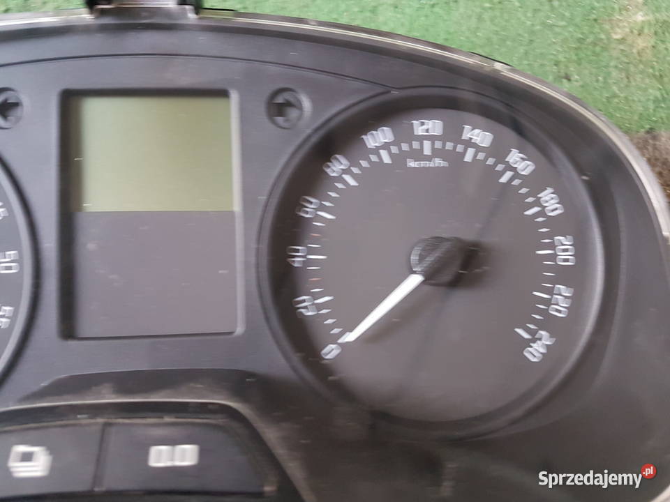 SKODA FABIA II 2011 LICZNIK ZEGAR 16 TDI Rok produkcji 2011 Turek