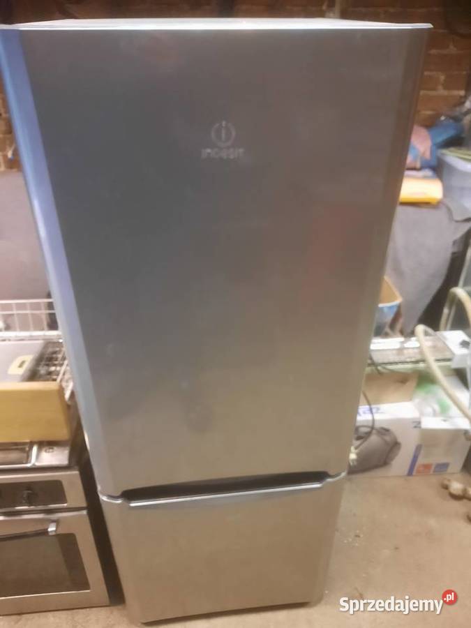 Sprzedam lodówkę firmy indesit srebrna sprawna mazowieckie Warszawa
