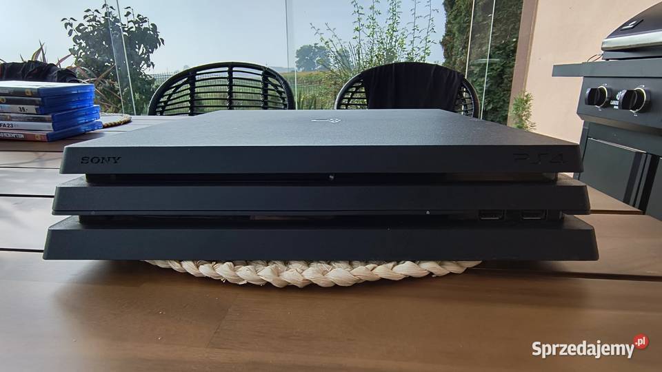 Konsola Sony 4 Play Station 4 Slim 1 TB 2 pady 6 sprzedam