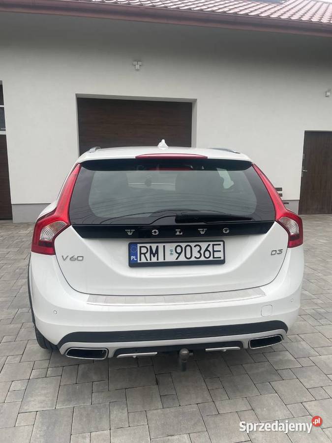 Volvo V60 D3 CROSS COUNTRY 2017R DISEL Volvo Radomyśl Wielki