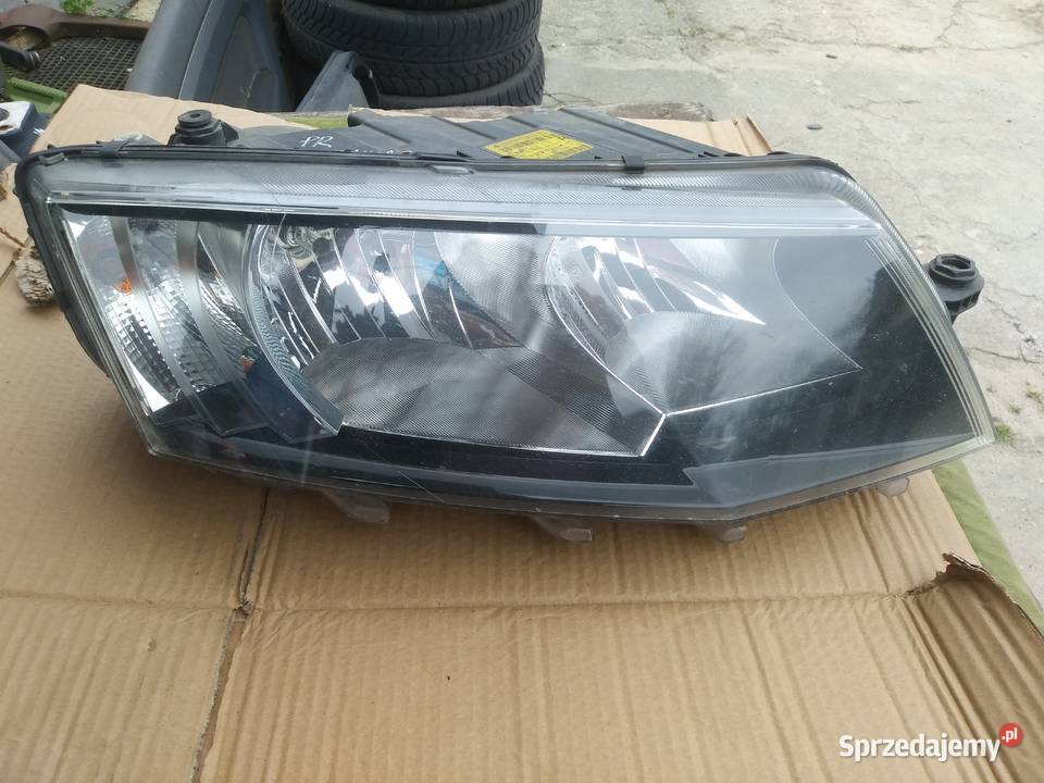 Lampa przód prawa Skoda Octavia III 5E1941018