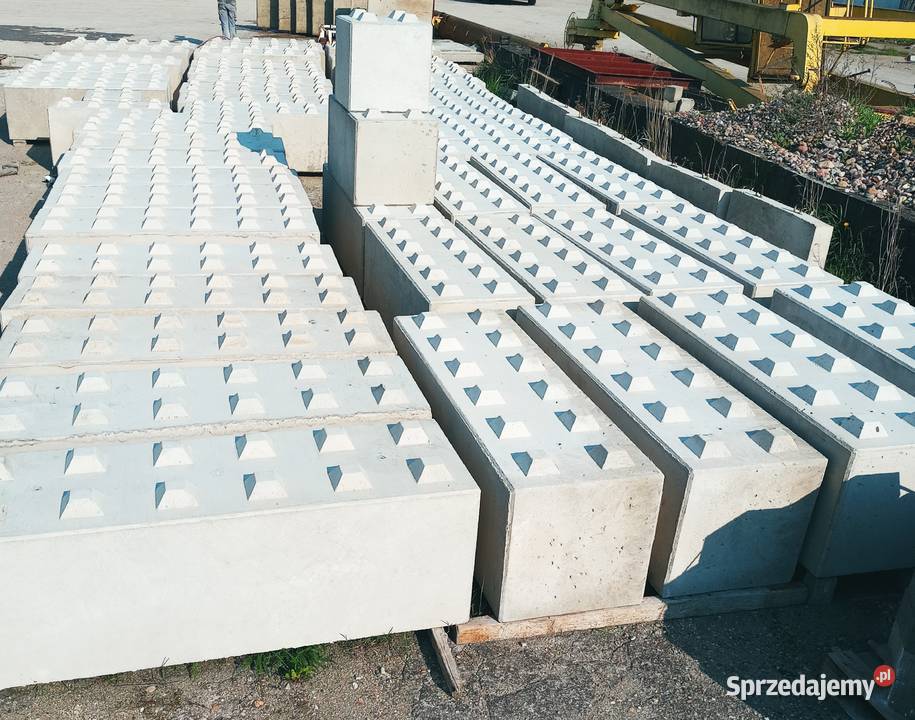 Bloki betonowe mur oporowy Jutrosin