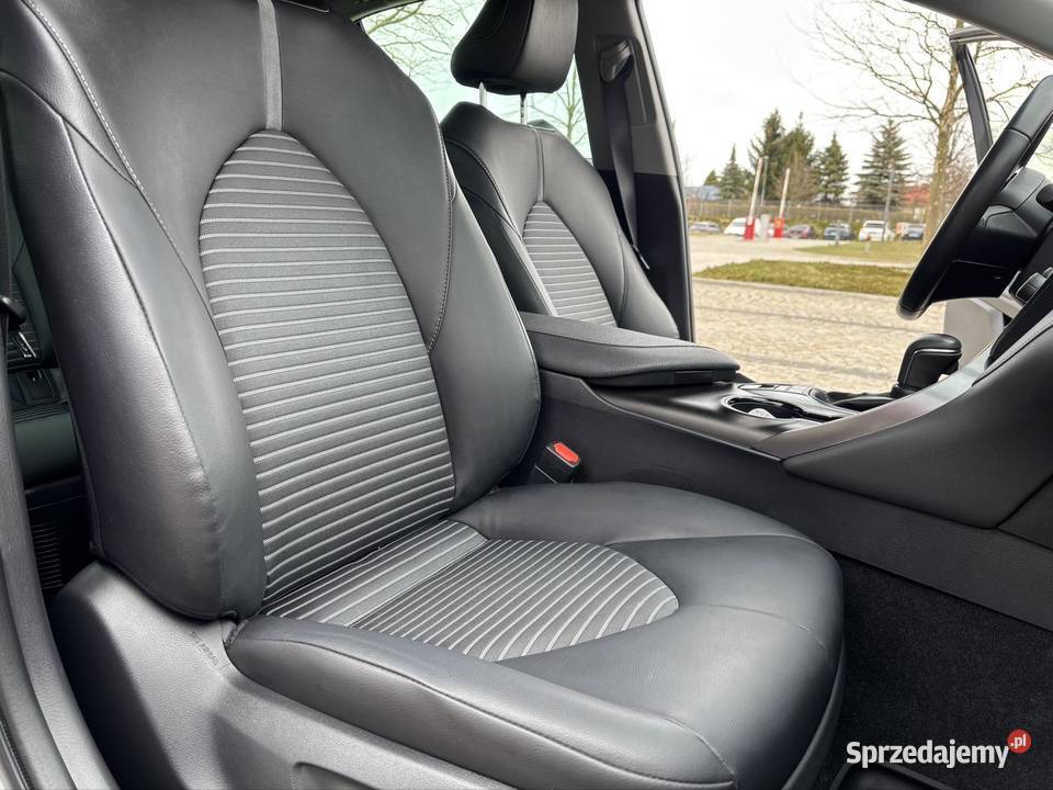 Toyota Camry 25 hybryda 218 Prestige 32000 Salon centralny zamek warmińsko-mazurskie Iława sprzedam