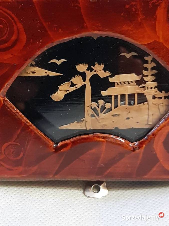 Japońska szkatułkapuzderko bogato zdobiona słomą Inowrocław sprzedam