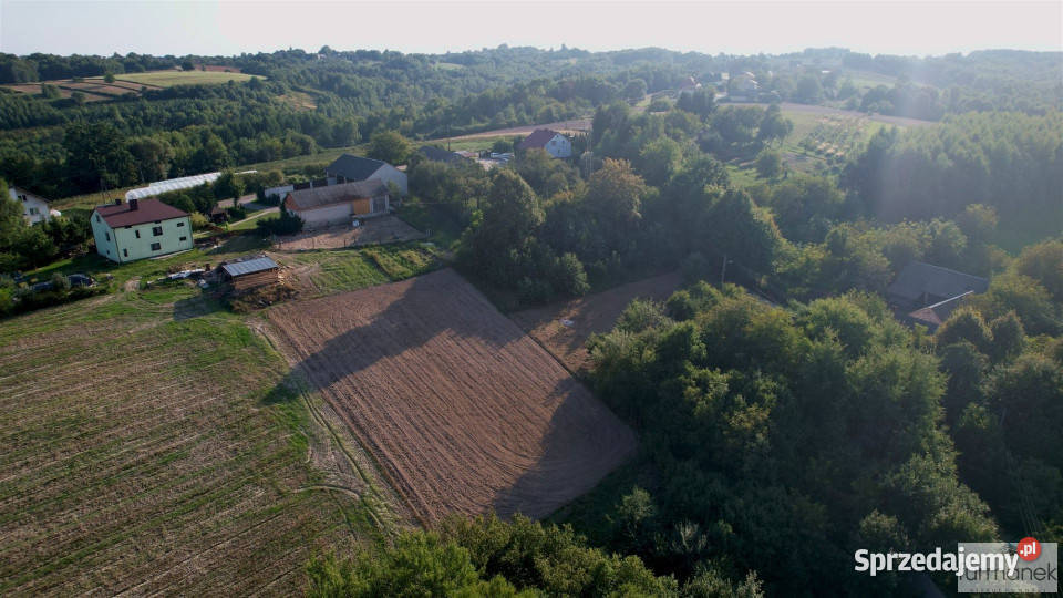 sprzedaży działki Średniówka 2561m2 utwardzona