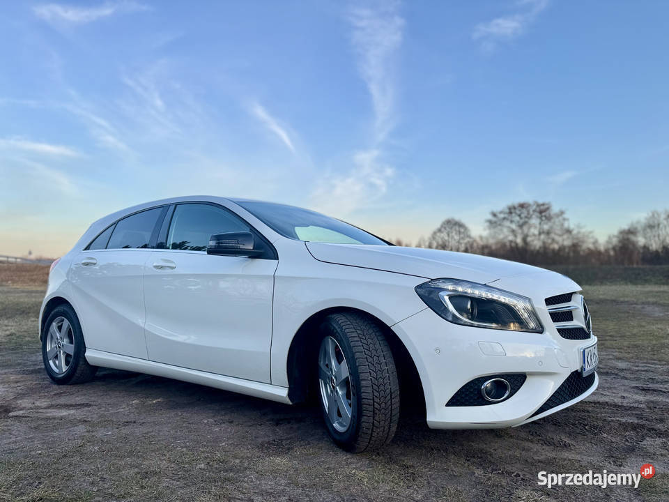 MercedesBenz A180 16 Benzyna 122 2013 Manual Sosnowiec sprzedam