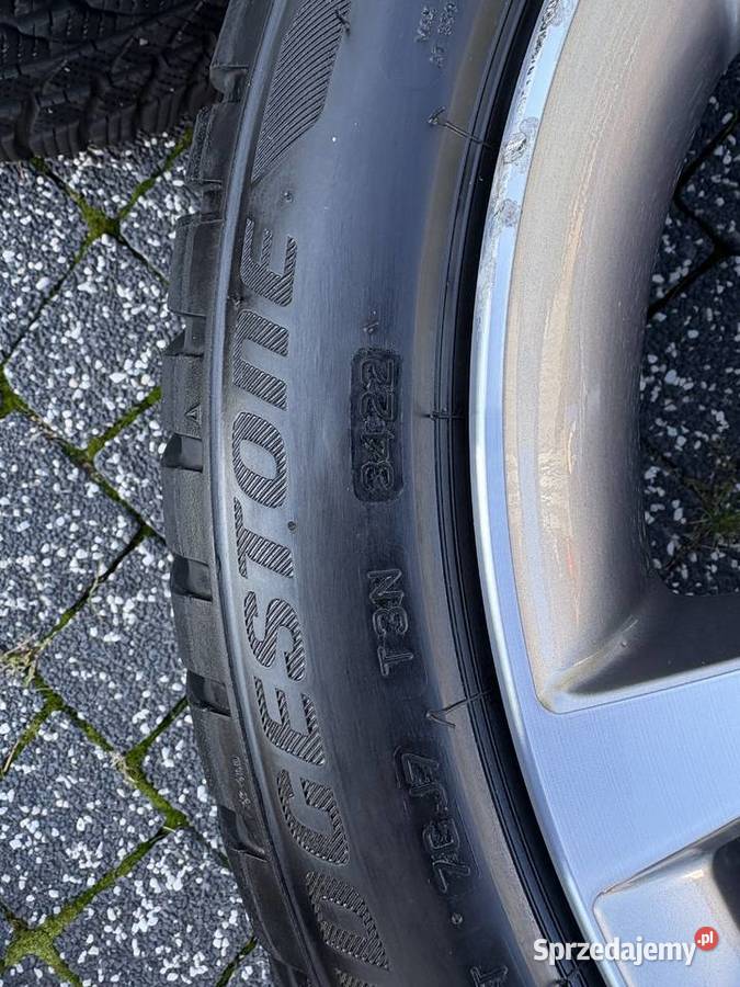 22545r18 bridgestone blizzak lm001 Kolonia Lesiów sprzedam