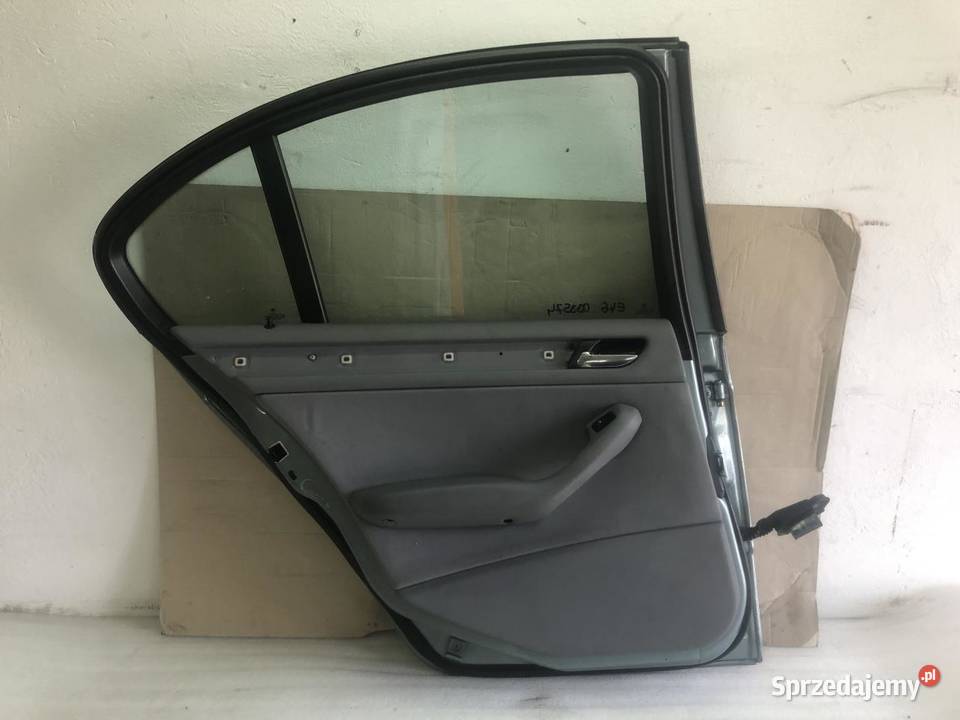 DRZWI LEWY TYŁ BMW E46 GRAUGRUEN METALLIC 4426 sprzedam