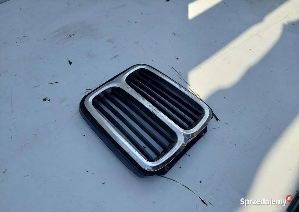 BMW E12 OE 1848104 krata wlotu powietrza osobowe Radom