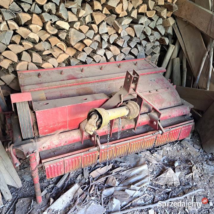 Sieczkarnia do słomy JF zaczepiana do ciągnika Mierzawa