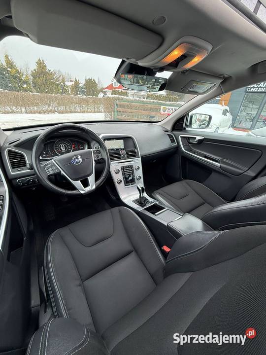 Volvo XC60 Salon 20D3 Panorama Dach BiXenon Nowy czujnik zmierzchu