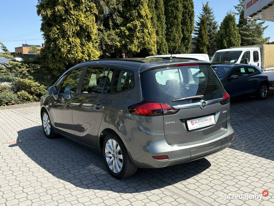 Opel Zafira Rezerwacja C 2011