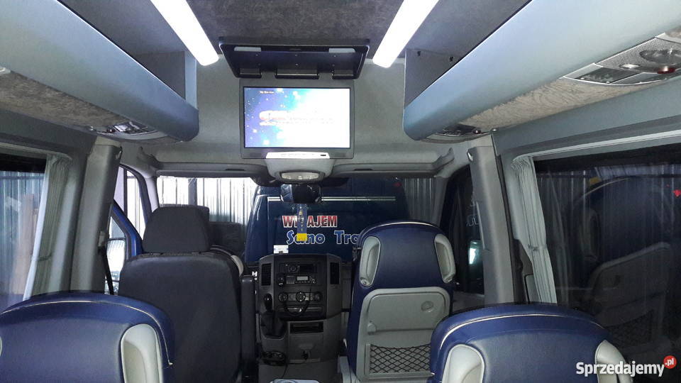 Bus VW Crafter 9 miejscowy VIP w zabudowie granatowy Nisko sprzedam