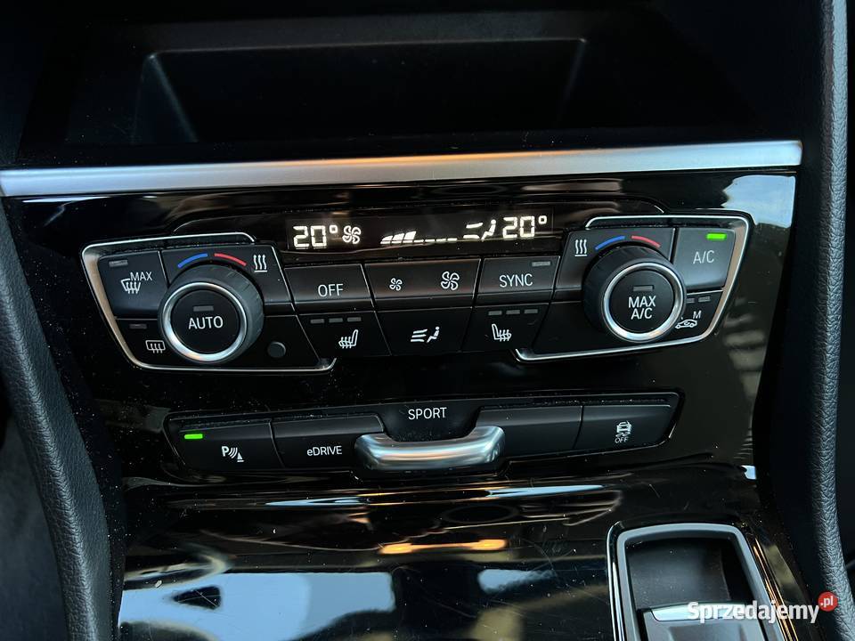 BMW Seria 2 225e xDrive Active Tourer Łapy