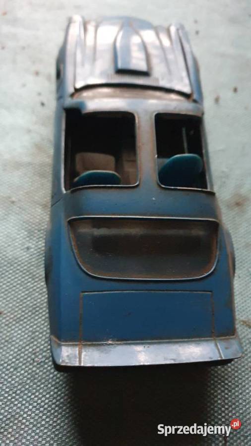 Stary samochód Chevrolet Camaro zabawka metalowa