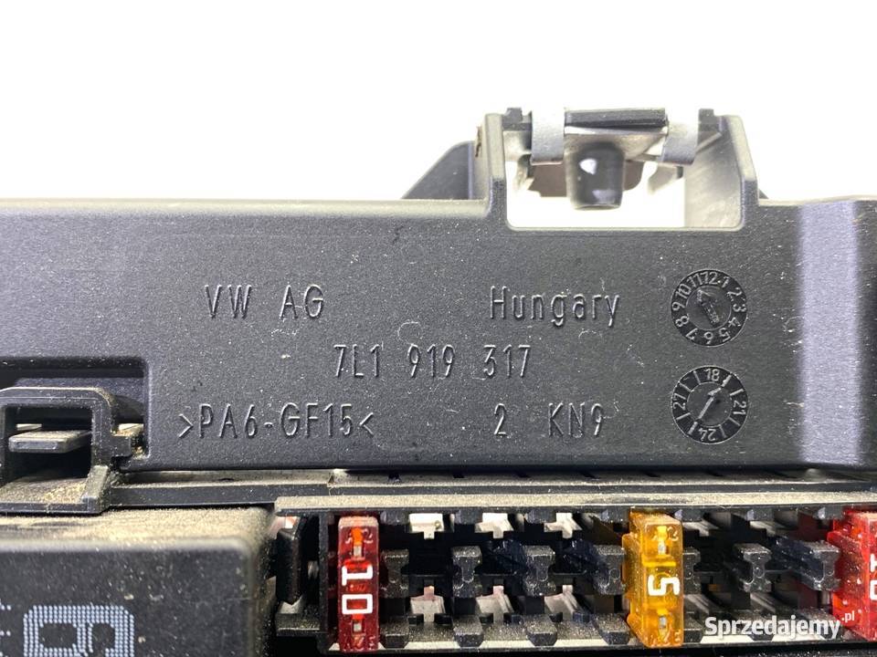 SKRZYNKA BEZPIECZNIKÓW VW TRANSPORTER T6