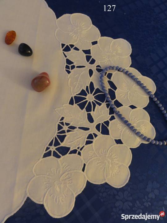 Serweta bieżnik biały wyszywany ręcznie haftem Lublin