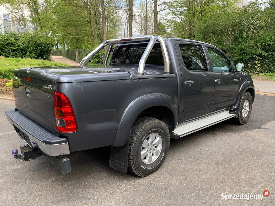 2011 Toyota Hilux Samochody osobowe