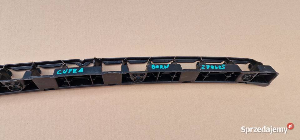 CUPRA BORN ŚLIZG MOCOWANIE ZDERZAKA TYŁ