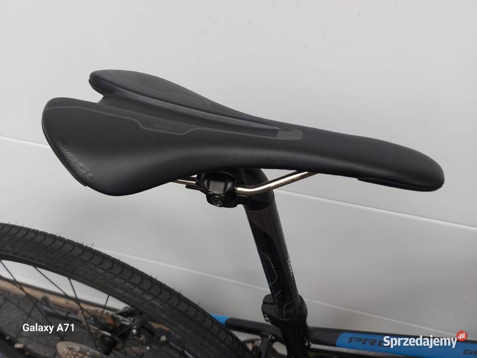 Rower elektryczny gravel GIANT ROADEpełna