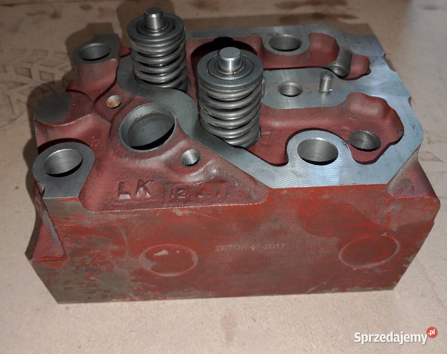 Głowica silnika kpl uniwersalna Zetor 71010501 Tyczyn sprzedam