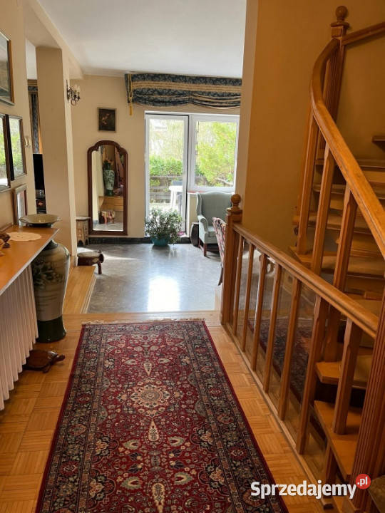 Rezydencja z ogrodem Mazowieckim Parku Warszawa