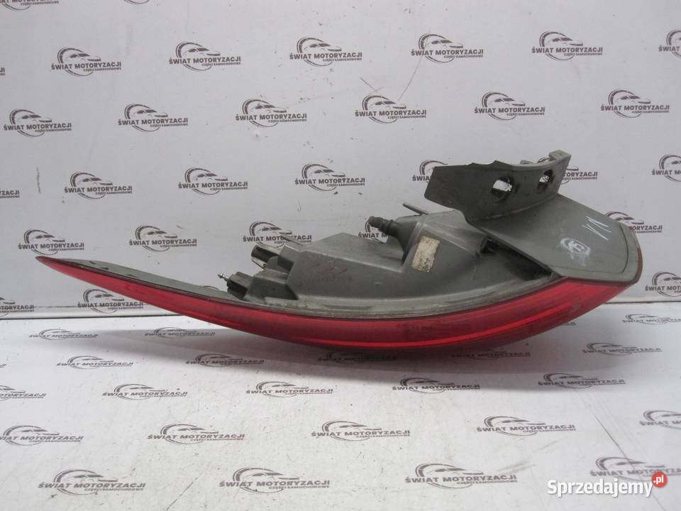 HYUNDAI i40 12r lampa lewa tył 924013Z000 osobowe
