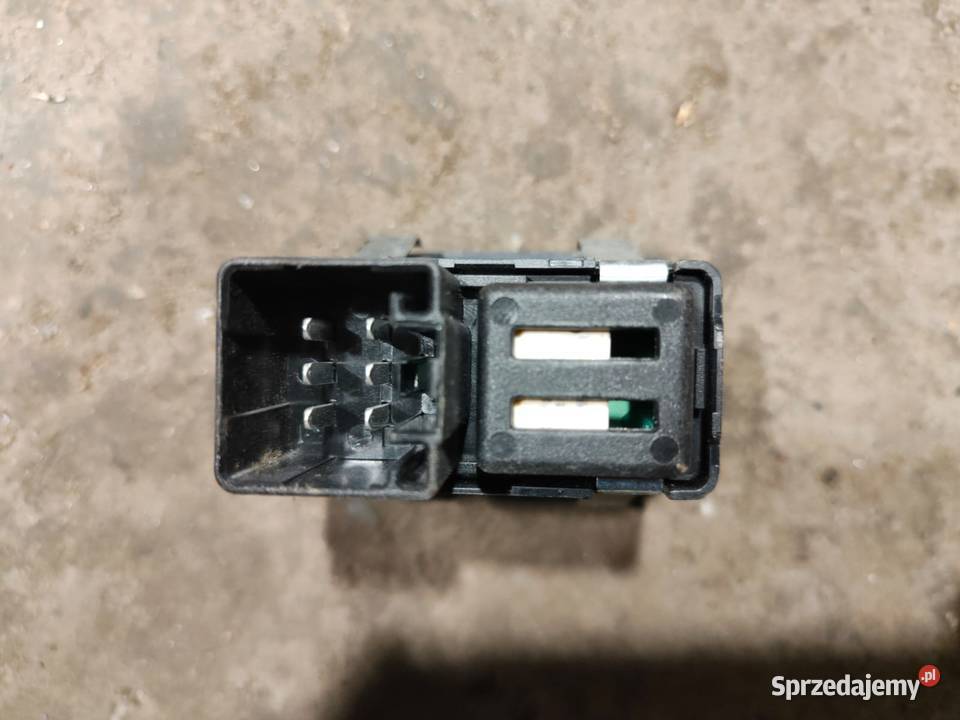 Tylny przełącznik szyby elektrycznej RAM 1500 opolskie Zielęcice