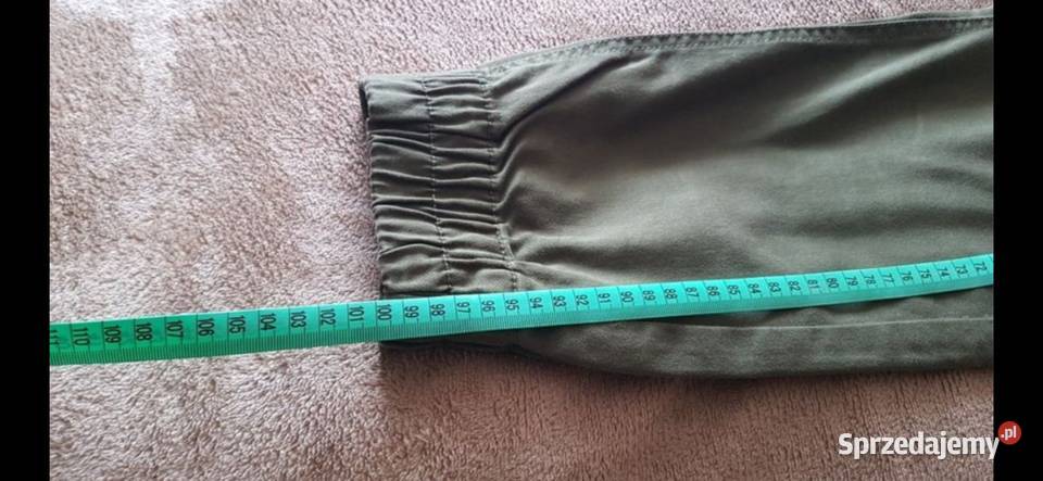 Spodnie męskie Cropp Joggery Slim zielone khaki Nysa