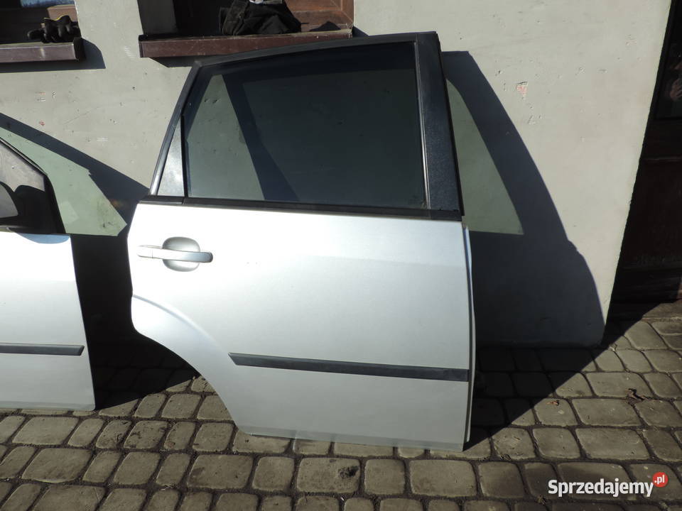 DRZWI PRAWY TYŁ FORD FIESTA MK5 5D KOLOR 62 Rok produkcji 2005 Nowy Sącz