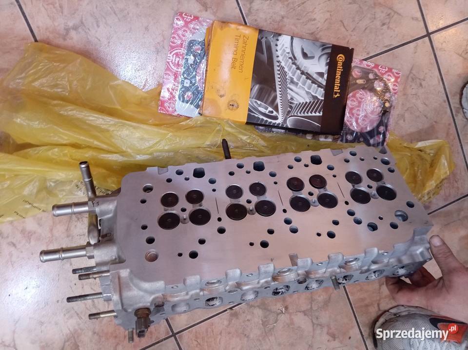 Sprzedam Głowice Toyota avensis verso 20d osobowe sprzedam