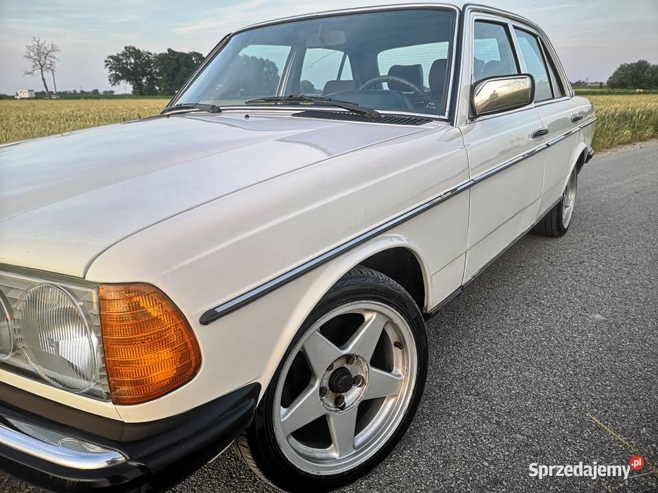 Mercedes W123 240D Kiernozia