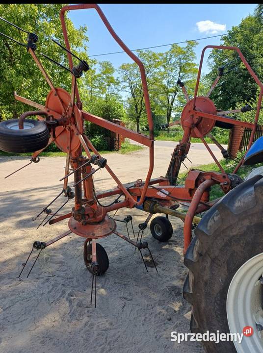 przetrząsarka KUHN 4 gwiazdową Zgrabiarki i przetrząsacze łódzkie sprzedam