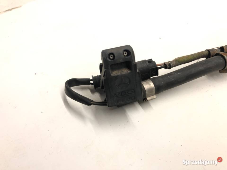 DYSZE SPRYSKIWACZY Z MASKI MERCEDES C215 9906