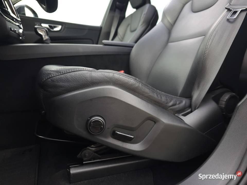 Volvo XC60 Momentum Pro D4 20 190 Idealny stan