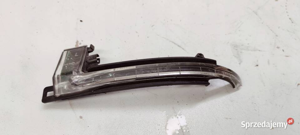 KIERUNKOWSKAZ LUSTERA LEWY AUDI A4 B8 8K0949101