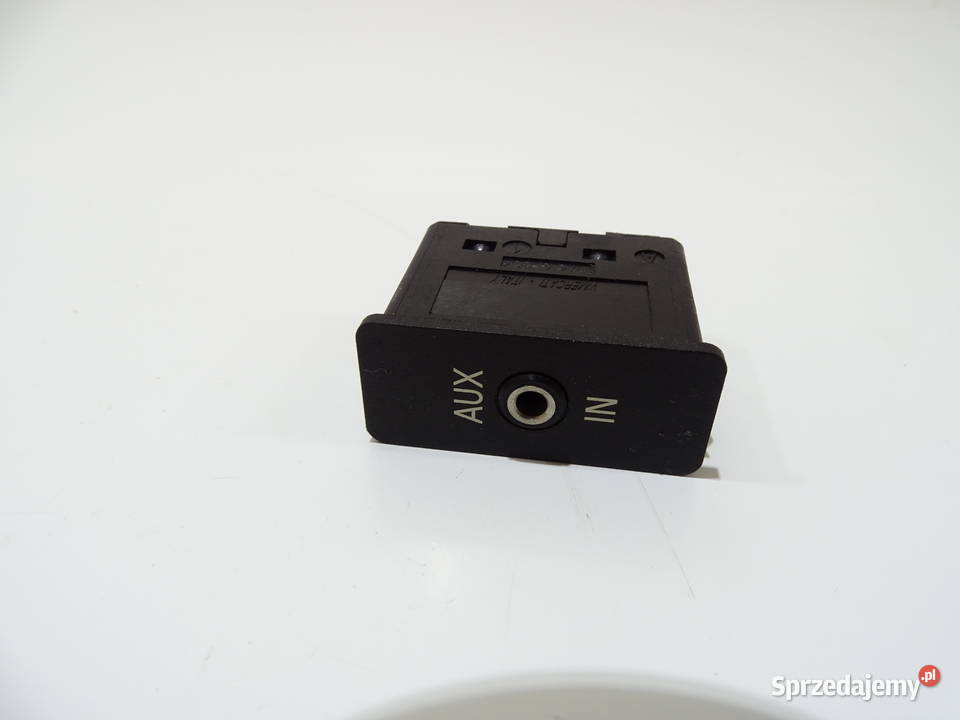GNIAZDO AUX BMW E87 E90 E91 E92 6930561 Strzyżewice sprzedam