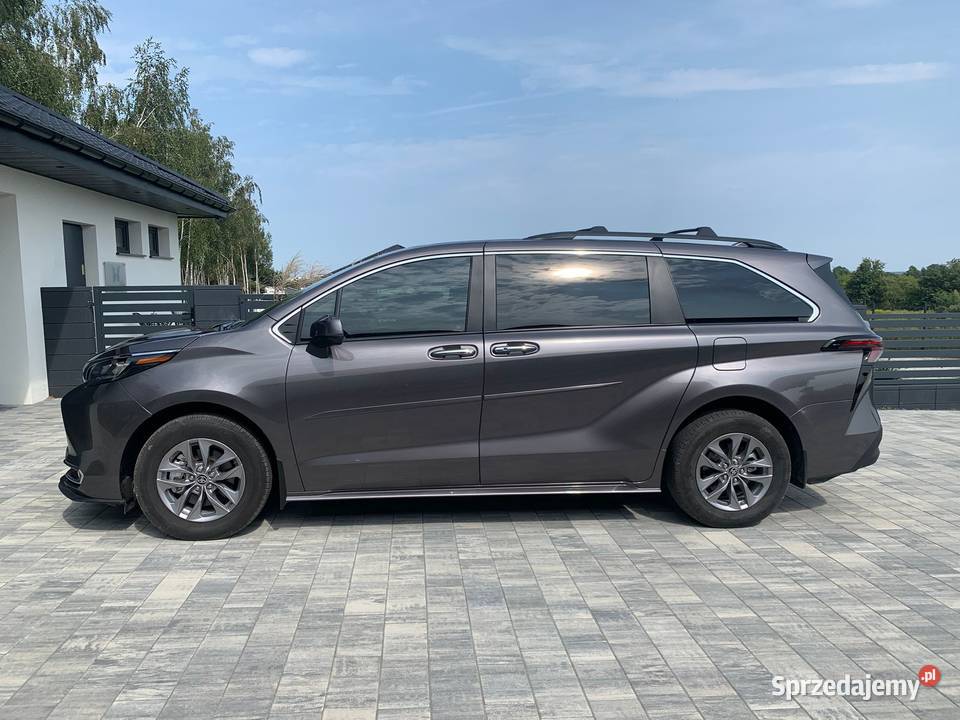 Toyota Sienna 25 hybryda 8 osób FV 23 Sieradz