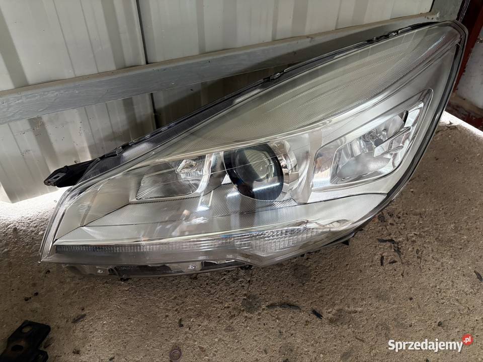 Lampy Przód Przednie Ford Kuga II MK2 Xenon łódzkie Wieluń