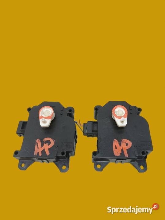 SILNICZEK NAGRZEWNICY KPL 2 1138002840 Toyota Silniki