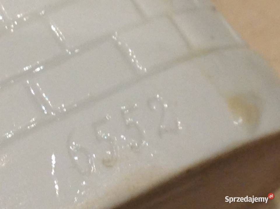 Piękny Wazonik Gołąbki Stara Porcelana Sygnowany Nowa Sól