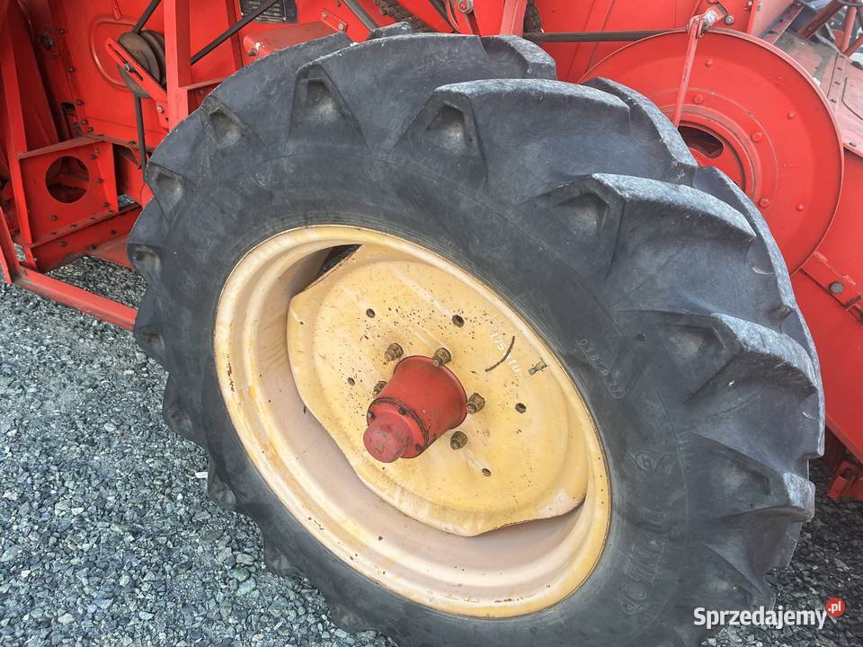 124 28 Koła z Felgami Massey Ferguson Kombajn 86 Zbożowe Żmigród