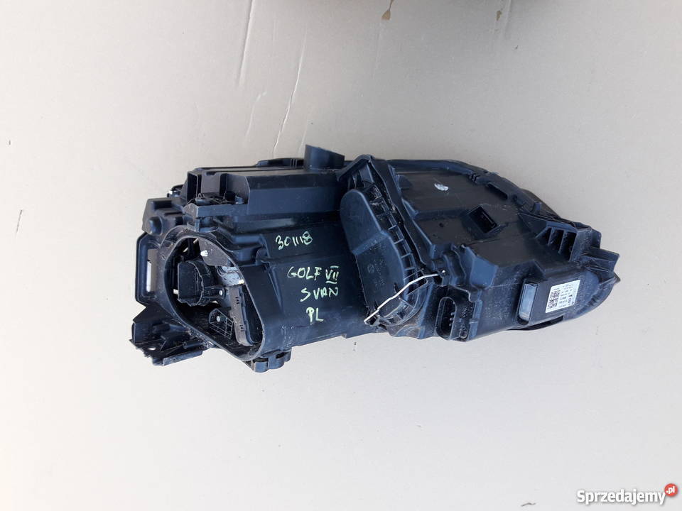 VW SPORTSVAN REFLEKTOR LAMPA PRZEDNIA PRAWA Bieleń