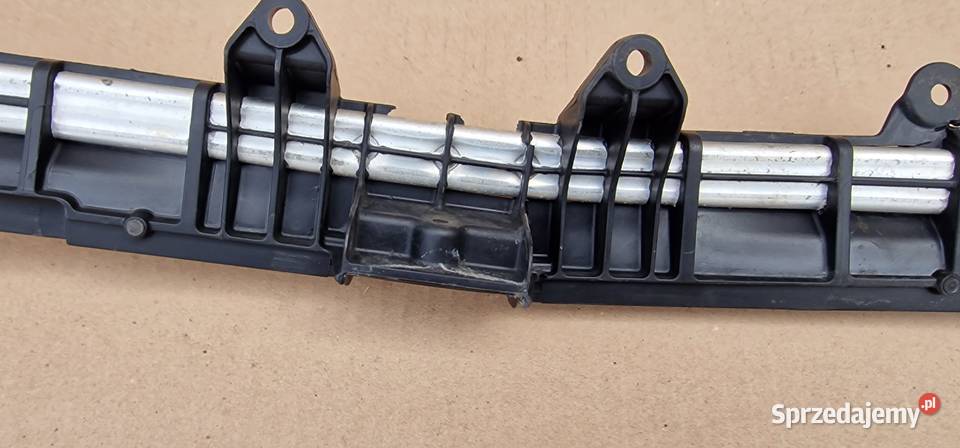 MERCEDES CKLASA W205 WZMOCNIENIE PAS PRZEDNI Bieleń