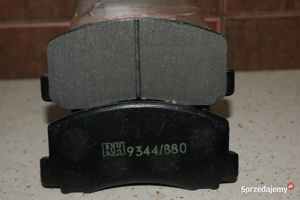 KLOCKI HAMULC MITSUBISHI CORDIA 8286 PRZÓD Białobrzegi
