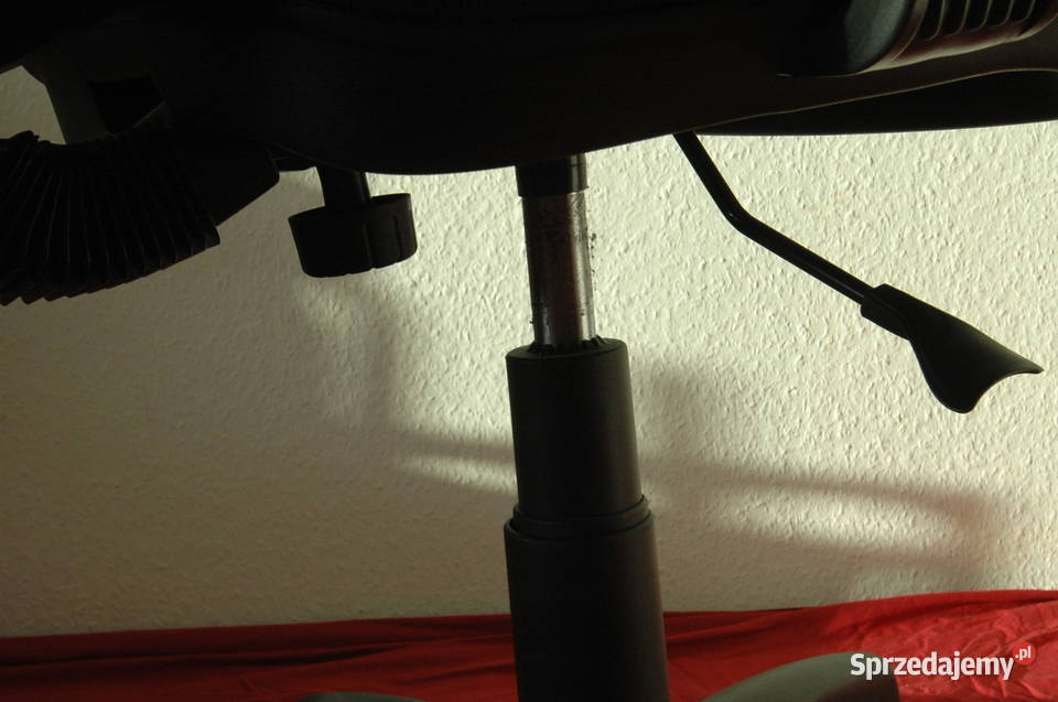 fotel obrotowy wieża Eiffla nowy Gdańsk