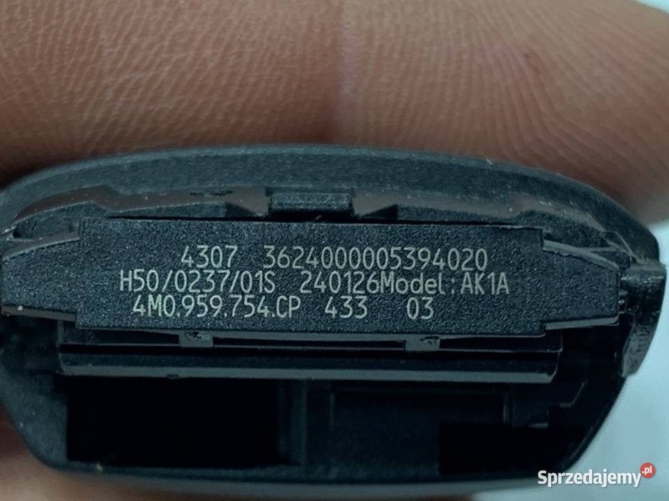 KLUCZYK PILOT AUDI A4 B9 4M0959754CP PILOT osobowe Zamki, wkładki i kluczyki