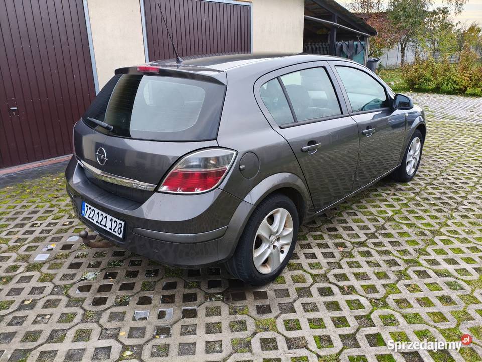 Opel Astra H 17 CDTI 110 2011 manualna Tomaszów Mazowiecki